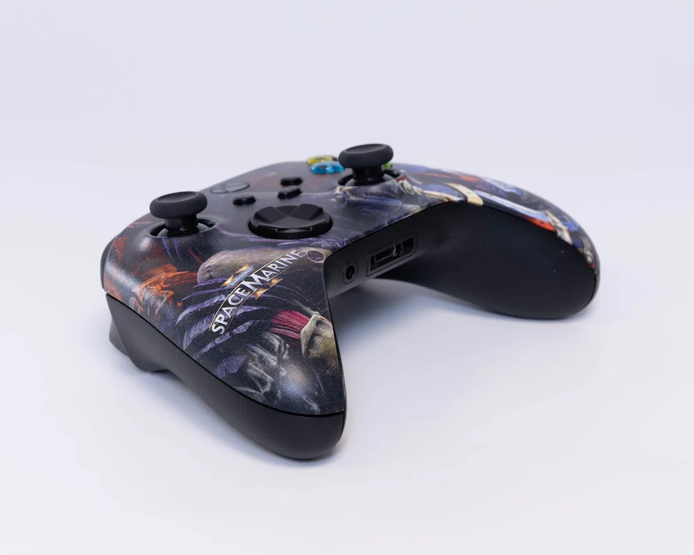 19913-warhammer-40-000-space-marine-2-xbox-custom-controller-2.webp Warhammer 40,000: Space Marine 2 Xbox Custom Controller